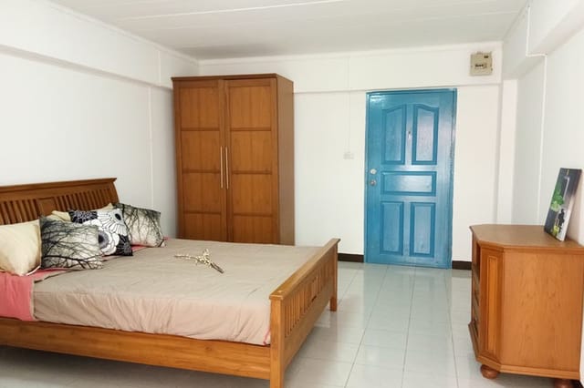 Room Image 4